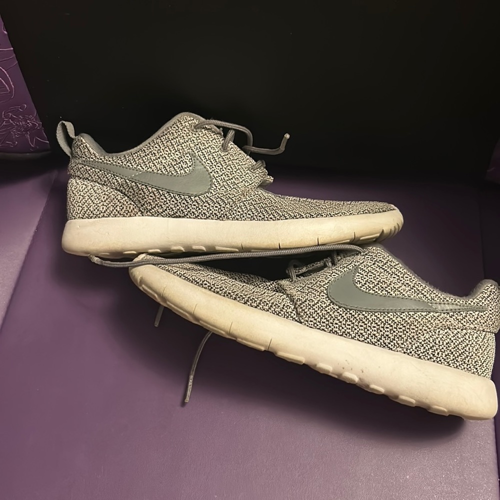 Nike shoes 3Y/6Women